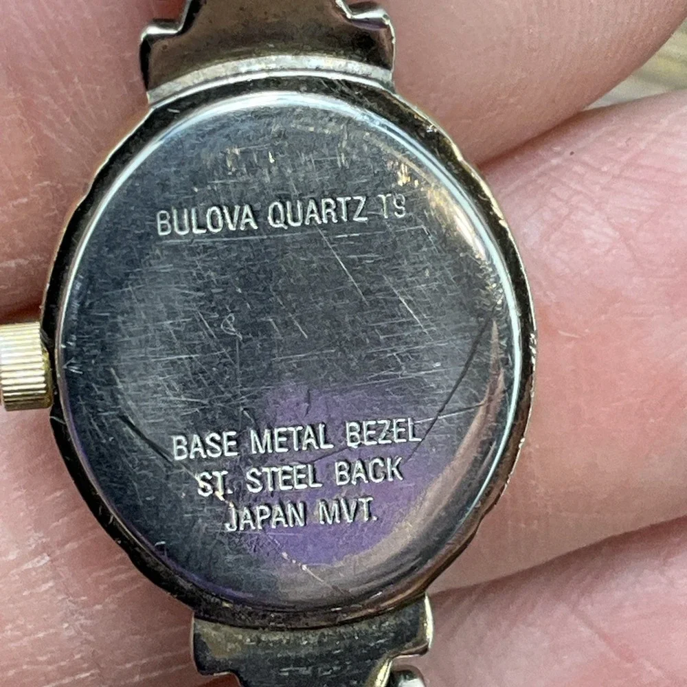 Beautiful Bulova Classic Quartz Ladies Watch Stainless  Two-Tone New Battery - Picture 3 of 8